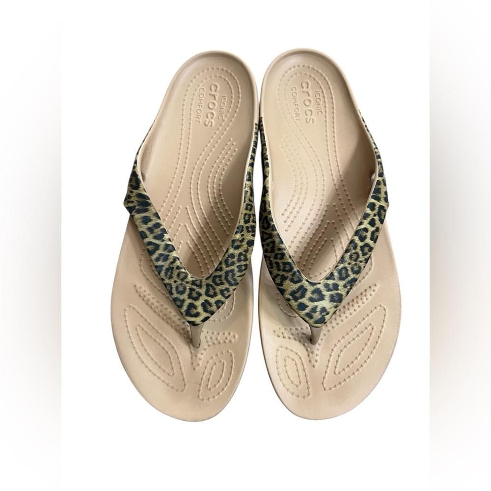 Crocs Kadee II Leopard Flip Flops Women’s Size 10 Tan Gold Animal Print Sandals